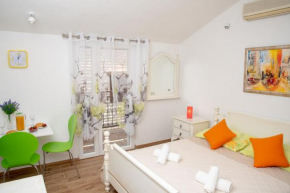 Отель Apartment Ariana  Бол